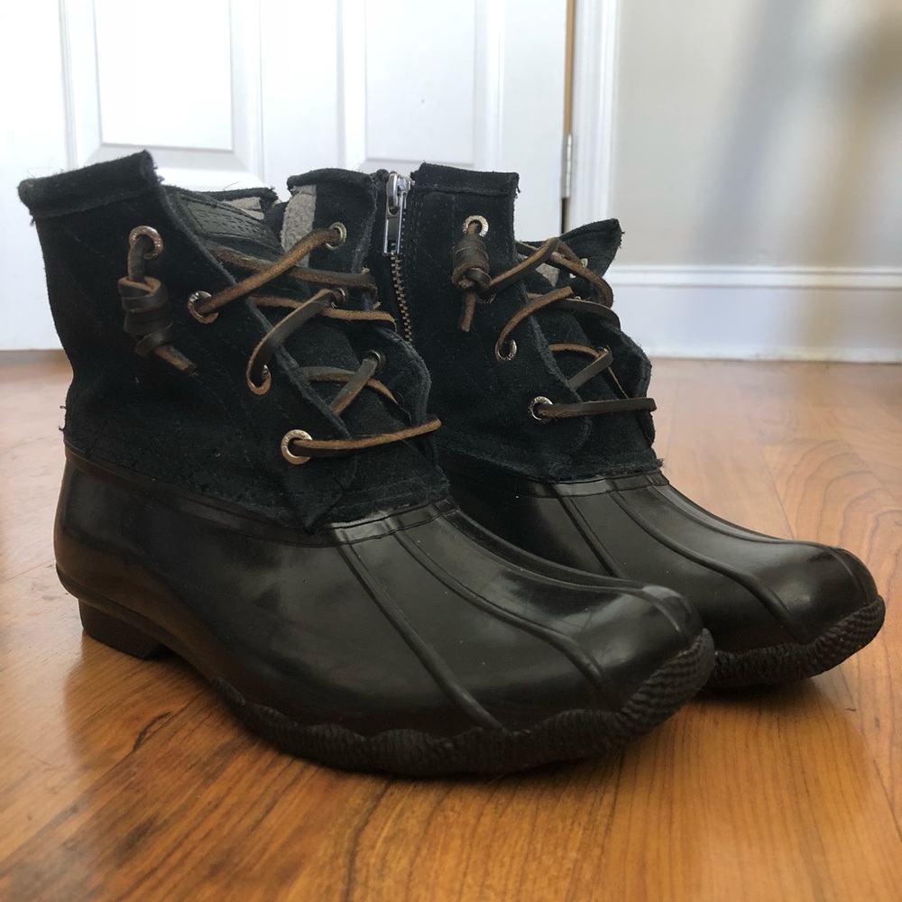 SPERRY Women’s Saltwater Quilted Suede Duck Boots